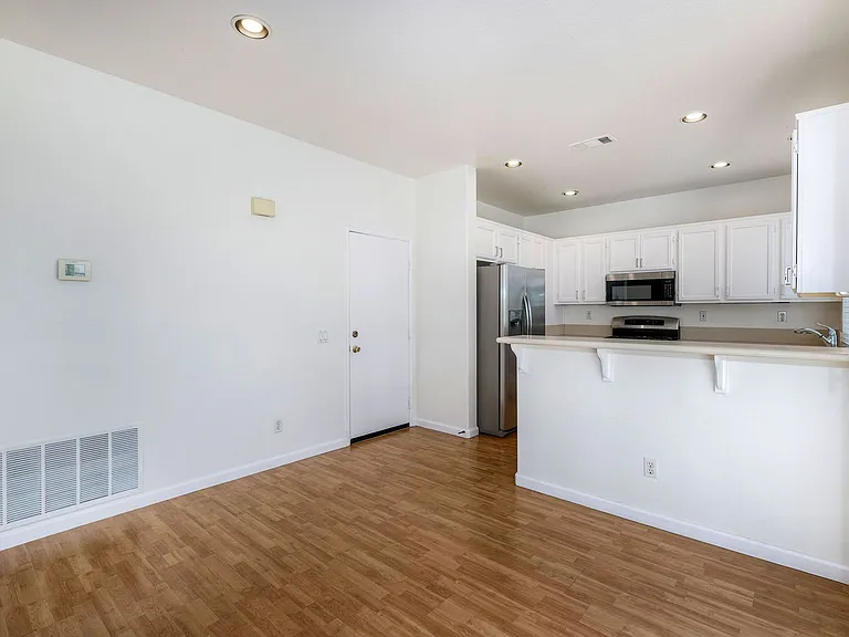 2979 W Canyon Ave W #C — Photo 7