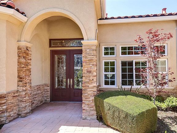3rd image of 13451 Ward Way