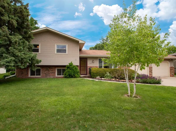323 S Ridge Dr, South Sioux City, NE 68776