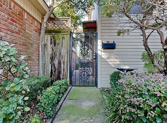 2nd image of 5127 Burlingame Dr