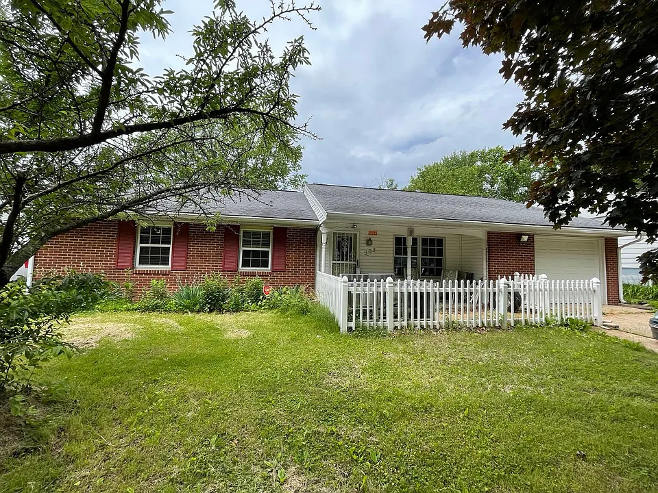 903 Stratford Dr