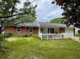 903 Stratford Dr, Champaign, IL 61821