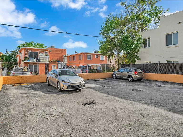 1250 SW 4th St #6 — Photo 25
