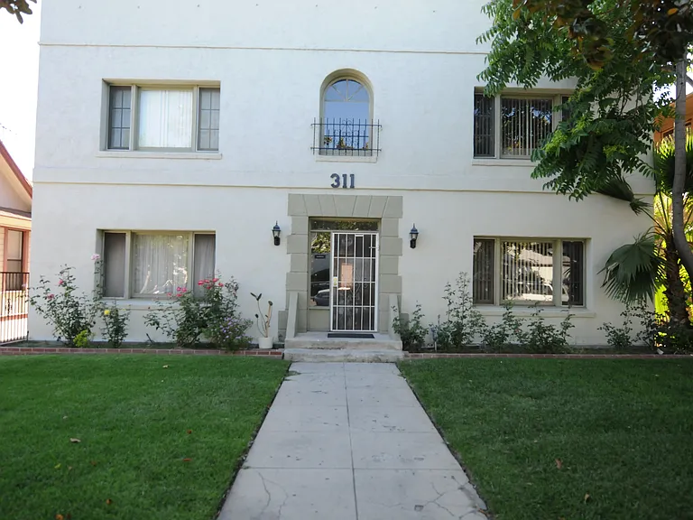 311 N Howard St #4 — Photo 2