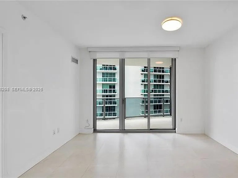 488 NE 18th St #1805 — Photo 15