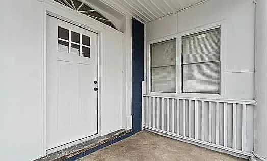 2041 Stenton Ave — Photo 2