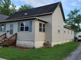 211 Raymond St, Harrisburg, IL 62946