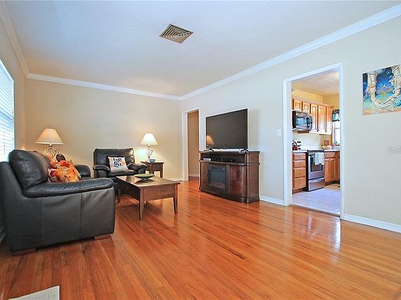 3rd image of 745 41st Ave N