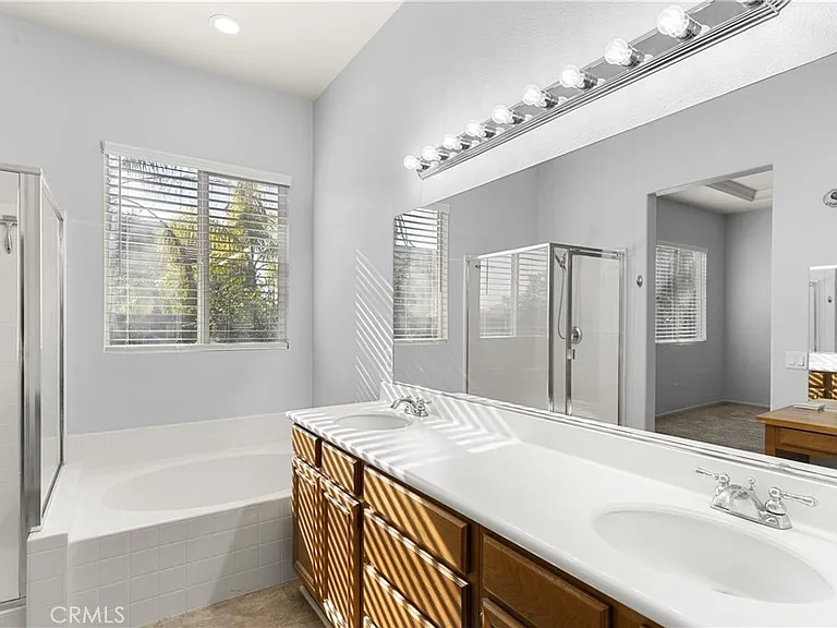 12211 Avon Ct — Photo 18