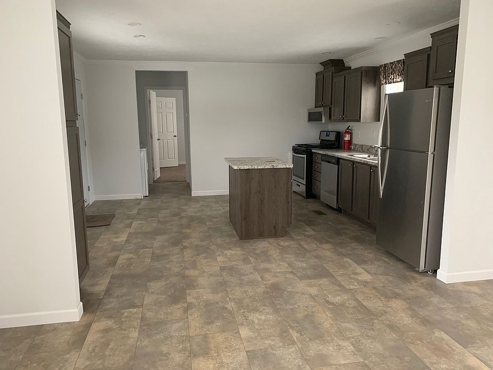 1st image of 260 Pin Oak Dr #17
