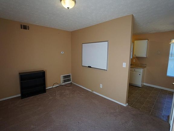3rd image of 6226 Creekford Dr