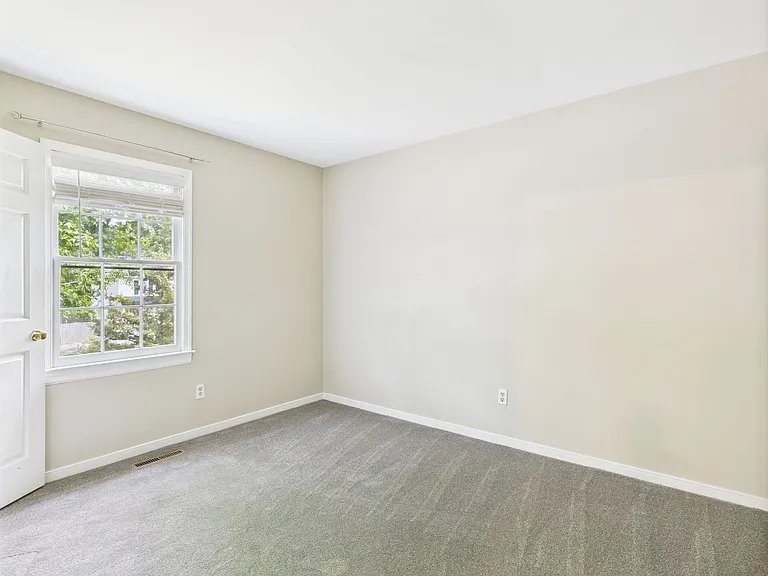 1917 Millsap Ln — Photo 20