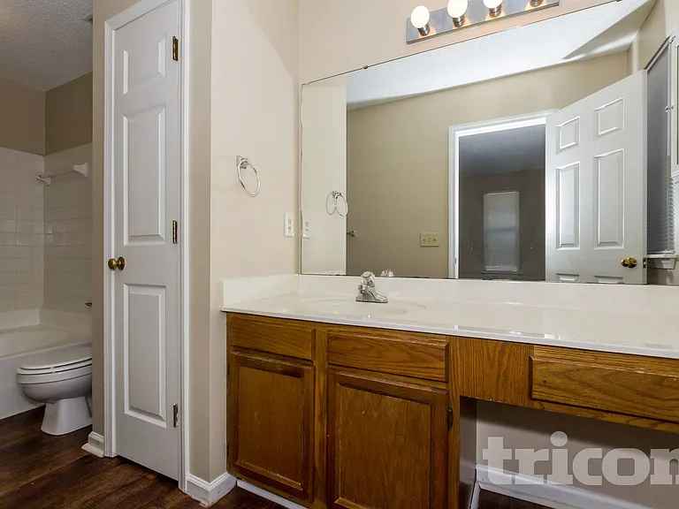 207 Salusbury Ln — Photo 9