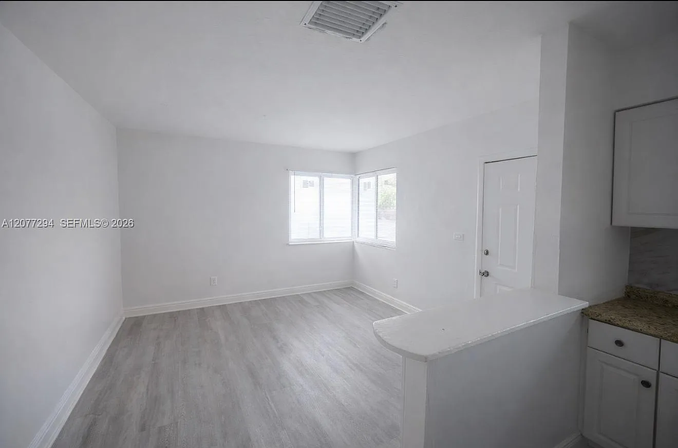 Shorecrest — Photo 1