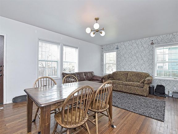 3rd image of 206 E 31st St APT A