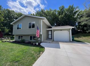 1708 Greenwood Pl, Owatonna, MN 55060