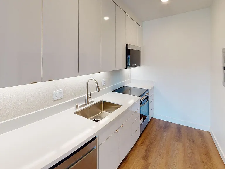 Marina Cove Apartments — Photo 18