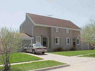 1608 Linda Dr, Cedar Falls, IA 50613