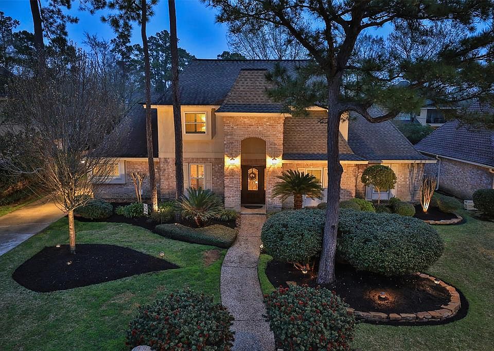 PRISTINE 4 BEDROOM HOME IN WIMBLEDON ESTATES - Located on a quiet cul-de-sac street in Wimbledon Estates & Racquet Club is this perfect 4 bedroom 3.5 bath home. You will notice how handsomely designed and cared for this home is as you tour. Has NEVER