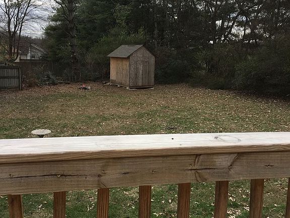 4th image of 10820 Woody Dr