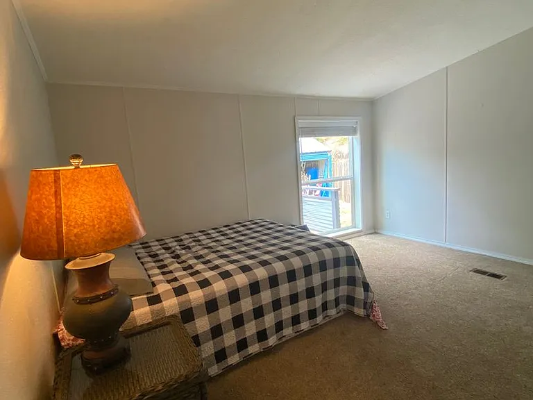 3811 Deer Ln — Photo 10