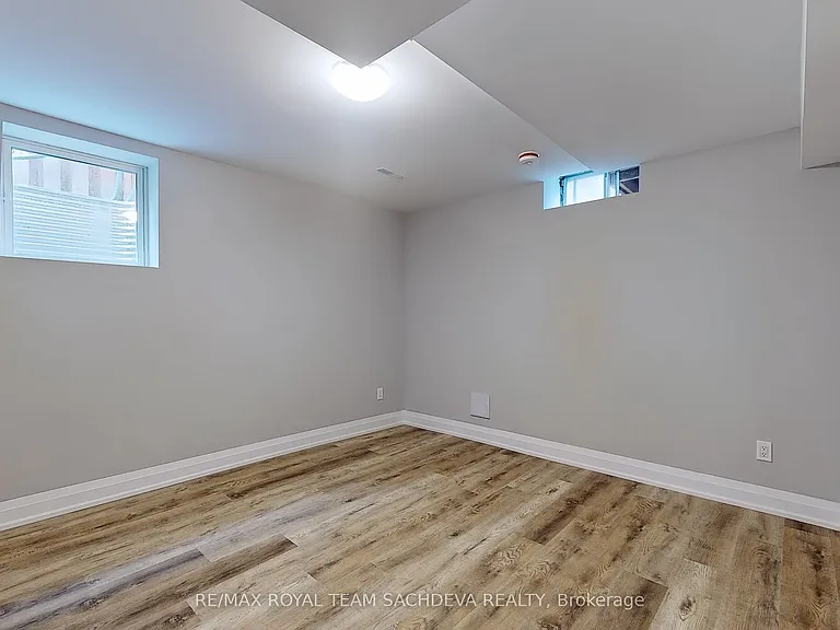 36 Kennett Dr — Photo 12