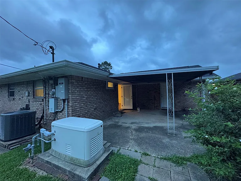 2611 Prairie Ave — Photo 33