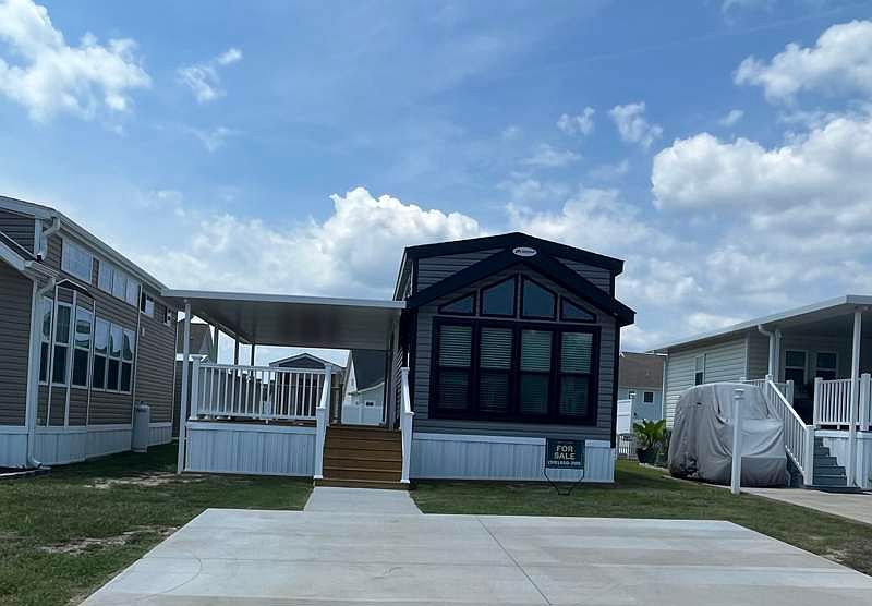 1st image of 1204 Cedar Point Blvd #103