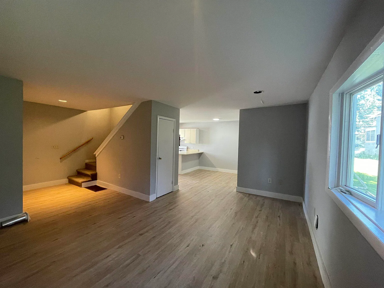 2 bed, 1.0 bath, 1200 sqft, $1,800 — Photo 3