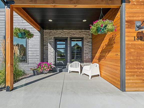 3rd image of 140 Brimstone Dr