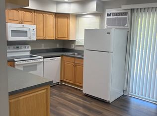 72 Village Ct APT 3, Ortonville, MI 48462