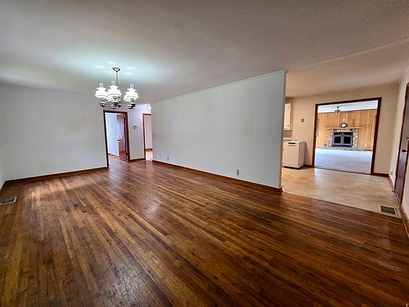 5th image of 1060 S Water St