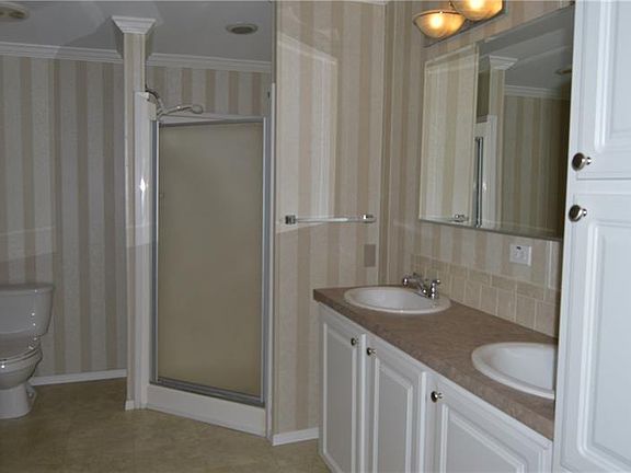 4th image of 2703 Cranmoor Dr