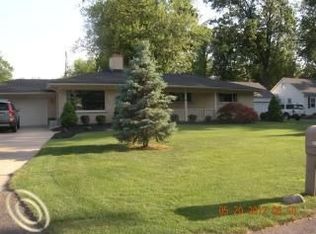 33501 Hathaway St, Livonia, MI 48150