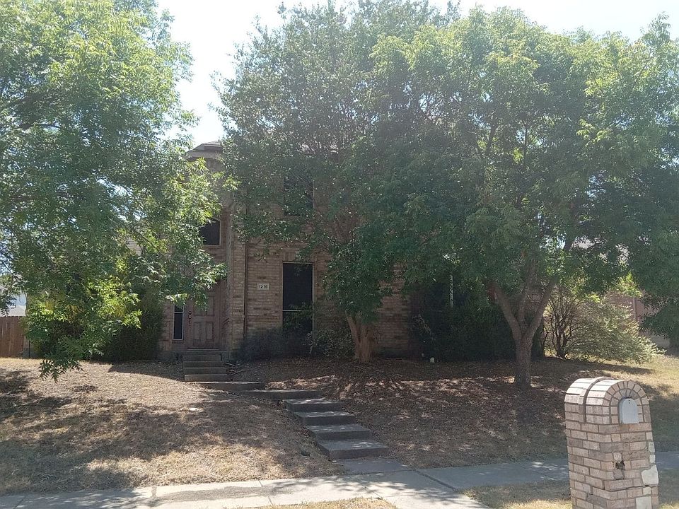 1st image of 1216 Carriage Creek Dr