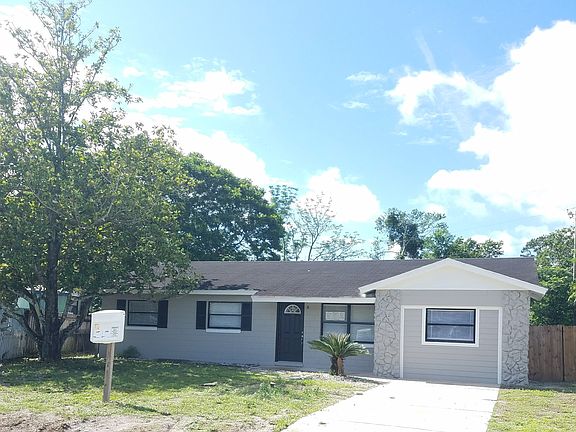2nd image of 2305 Fleet Cir