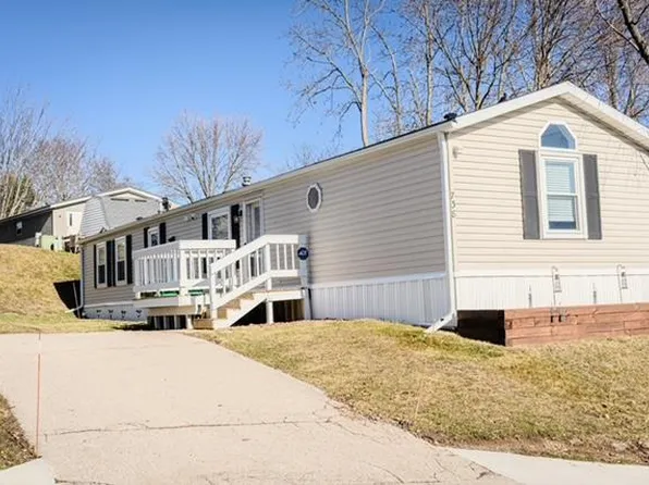 738 Charles Lane #212, Stoughton, WI 53589