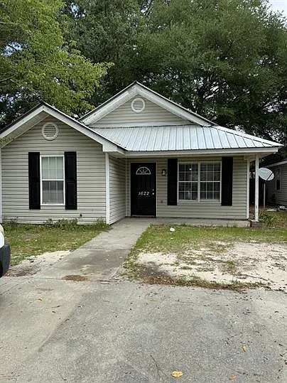 1622 Lexington Cir