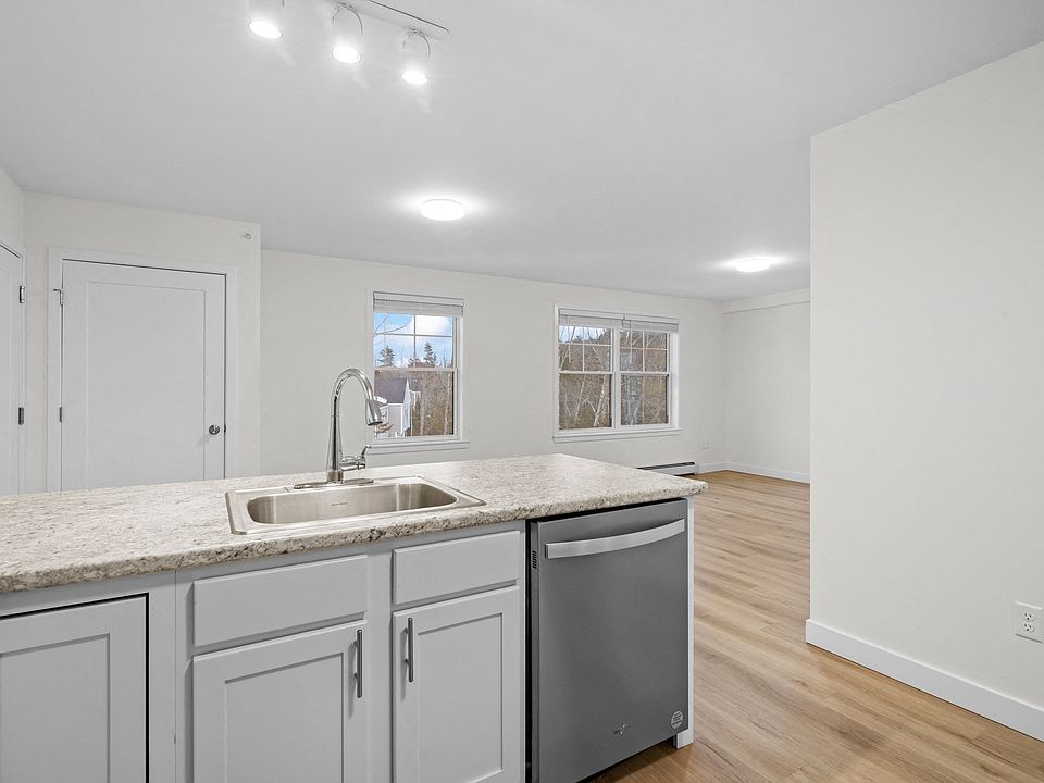 Carriage Walk Apartments 3 Carriage Walk Ln Scarborough ME Zillow