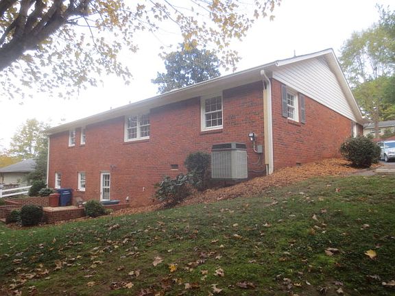 2nd image of 1521 Dogwood Dr