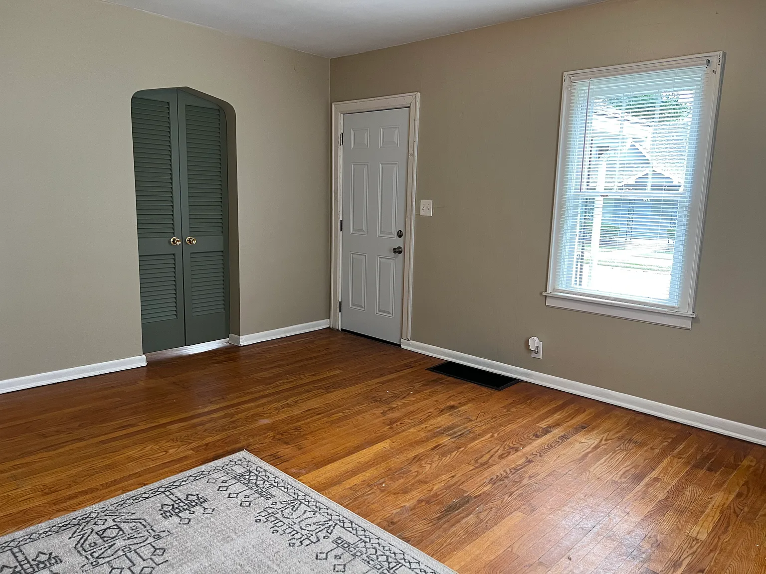 2 bed, 1131 sqft, $1,350 — Photo 3