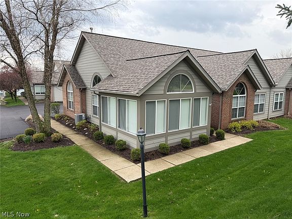 2nd image of 2040 Whippoorwill Ln
