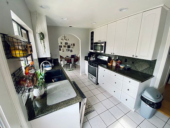 5th image of 805 Sunningdale Dr