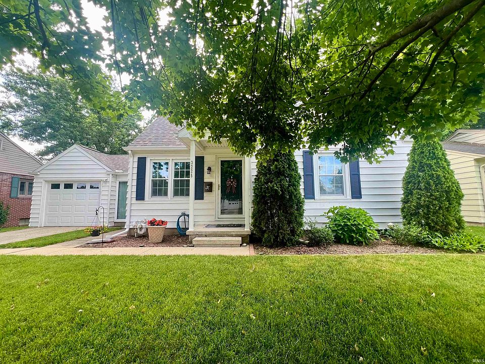 1st image of 3225 Crescent Ave