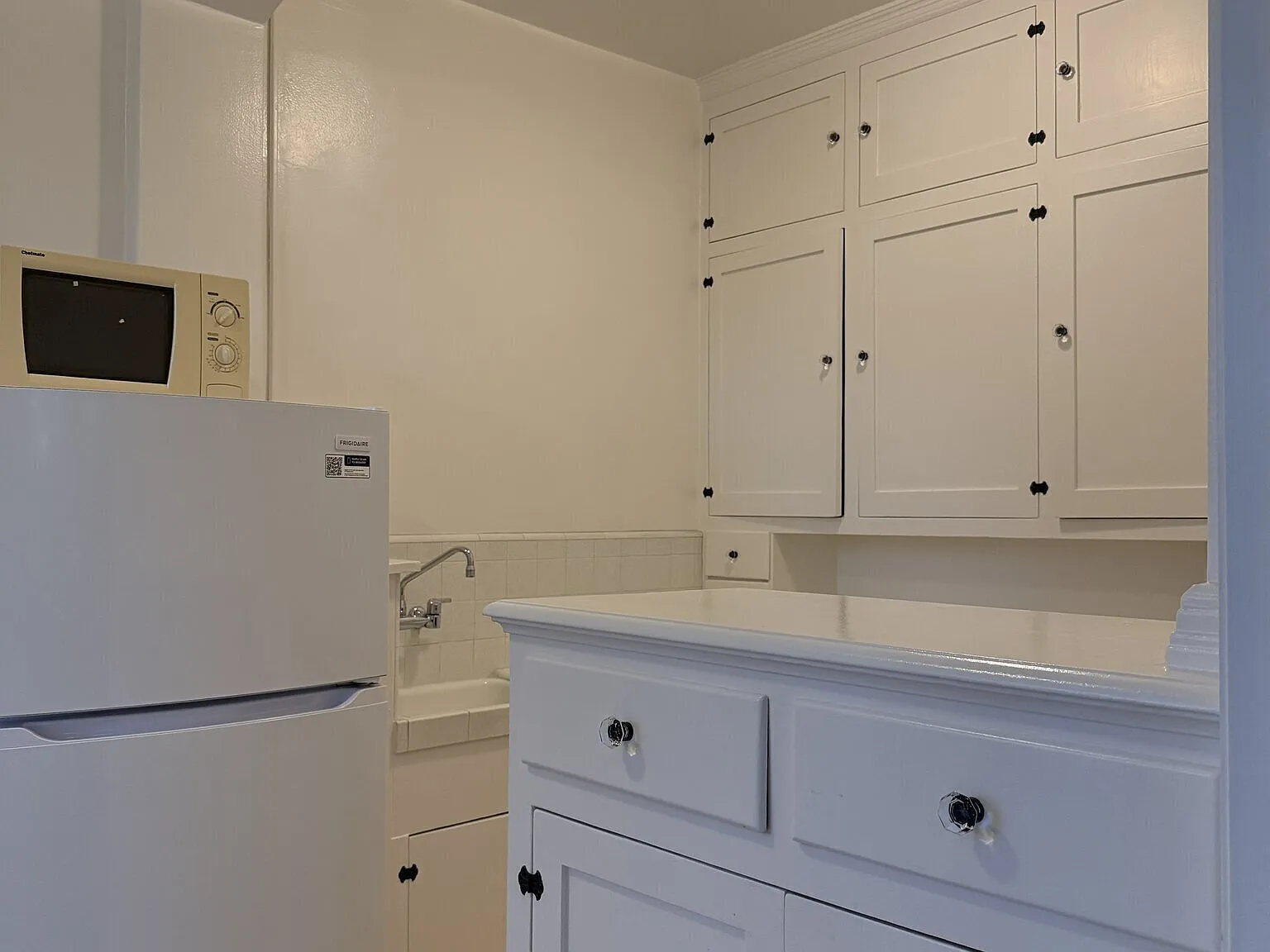 Bright Updated Studio in Downtown Palo Alto Staller Court — Photo 4