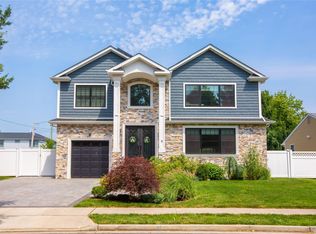 9 Elderberry Rd, Syosset, NY 11791