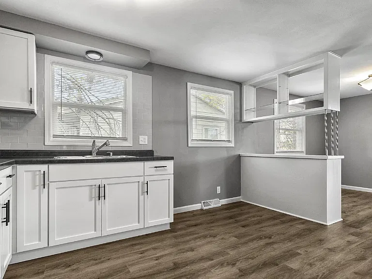 9332 W Silver Spring Dr — Photo 6