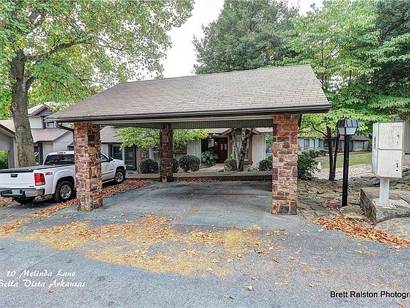 3rd image of 10 Melinda Ln