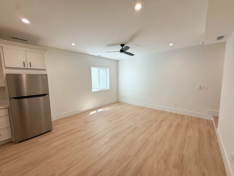 1448 Lexington Ave #B — Photo 2