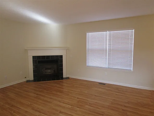 5964 Keensburg Dr — Photo 7
